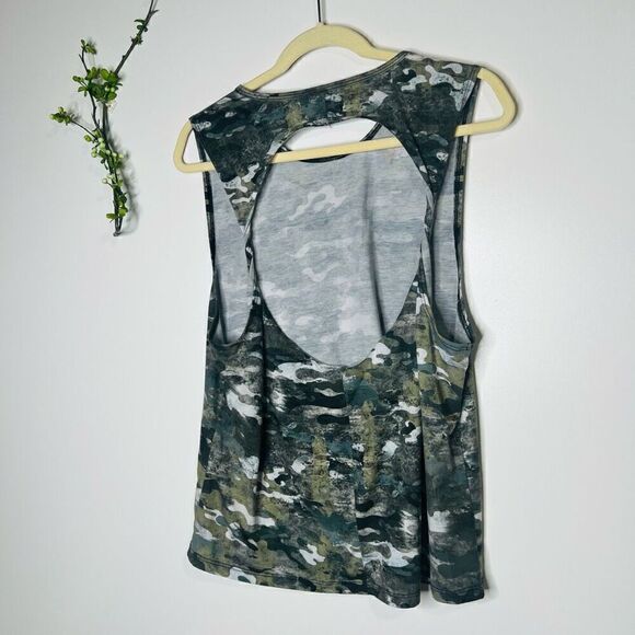 Onzie Flow Camouflage Green Gray Tank Top Open Back - Picture 5 of 8